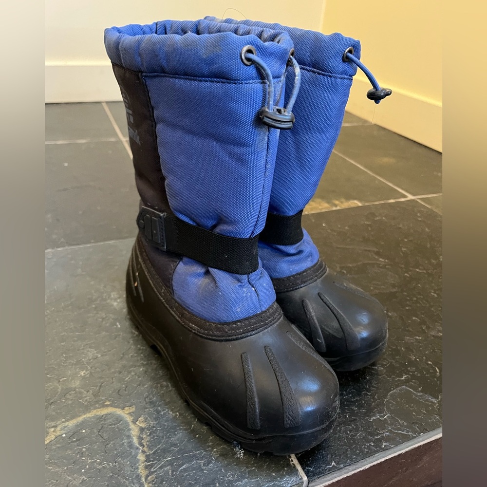 Kamik size 2 kids snow boots